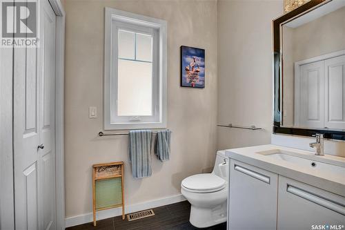 803 Lynd Crescent, Saskatoon, SK - Indoor Photo Showing Bathroom