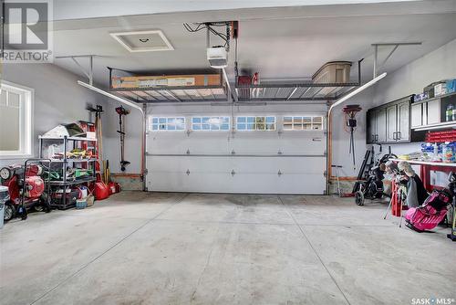 803 Lynd Crescent, Saskatoon, SK - Indoor Photo Showing Garage