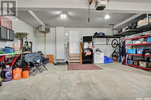 803 Lynd Crescent, Saskatoon, SK - Indoor Photo Showing Garage