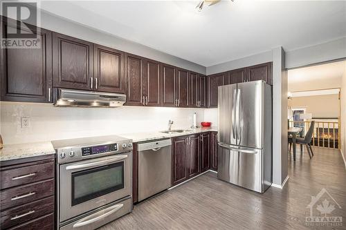 11 Wildbriar Way, Ottawa, ON - Indoor Photo Showing Kitchen