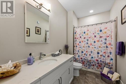 875 Stockley Street Unit# 17, Kelowna, BC - Indoor Photo Showing Bathroom