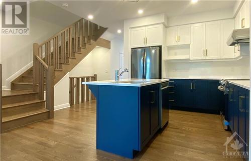 35 Kinver Private, Ottawa, ON - Indoor Photo Showing Kitchen