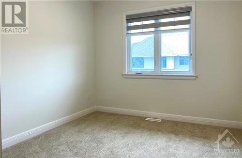 35 Kinver Private, Ottawa, ON - Indoor Photo Showing Other Room