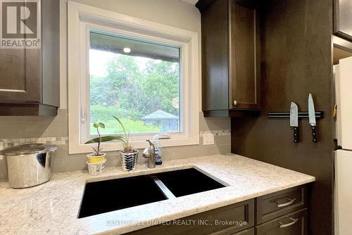 1570 Westbrook Drive, Peterborough (Monaghan), ON - Indoor Photo Showing Kitchen With Double Sink