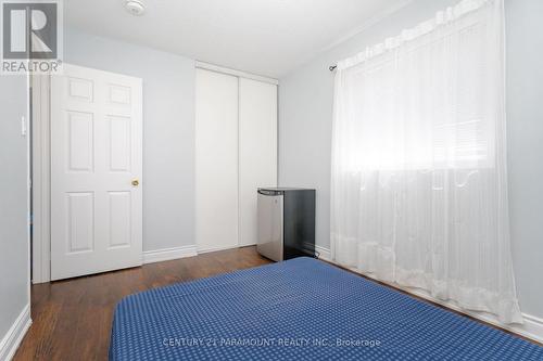 42 Four Seasons Circle, Brampton, ON - Indoor Photo Showing Bedroom