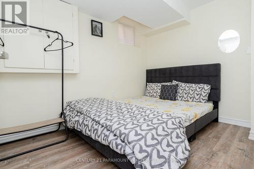 42 Four Seasons Circle, Brampton, ON - Indoor Photo Showing Bedroom