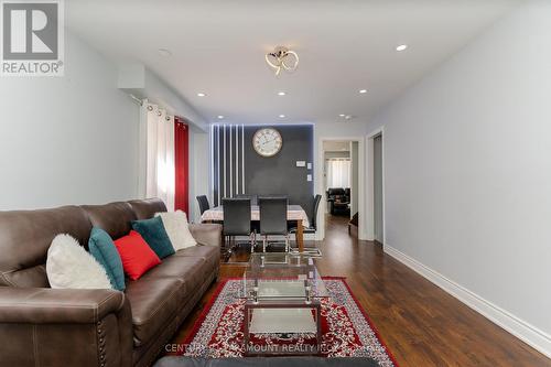 42 Four Seasons Circle, Brampton, ON - Indoor Photo Showing Living Room