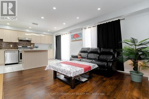 42 Four Seasons Circle, Brampton, ON - Indoor Photo Showing Kitchen