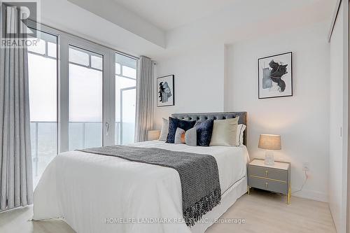 2306 - 3900 Confederation Parkway, Mississauga, ON - Indoor Photo Showing Bedroom