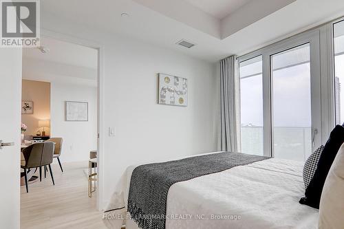 2306 - 3900 Confederation Parkway, Mississauga, ON - Indoor Photo Showing Bedroom