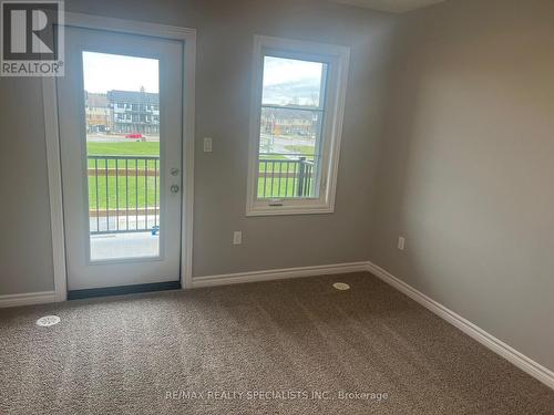 122 Oat Lane, Kitchener, ON - Indoor Photo Showing Other Room