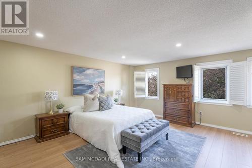 4556 Donegal Drive, Mississauga, ON - Indoor Photo Showing Bedroom