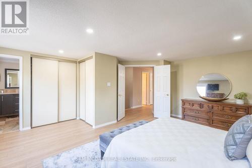 4556 Donegal Drive, Mississauga, ON - Indoor Photo Showing Bedroom