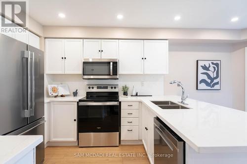 4556 Donegal Drive, Mississauga, ON - Indoor Photo Showing Kitchen With Double Sink
