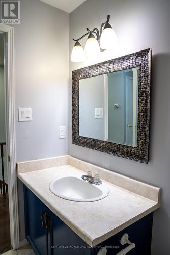 60 Dutch Crescent, Brampton, ON - Indoor Photo Showing Bathroom