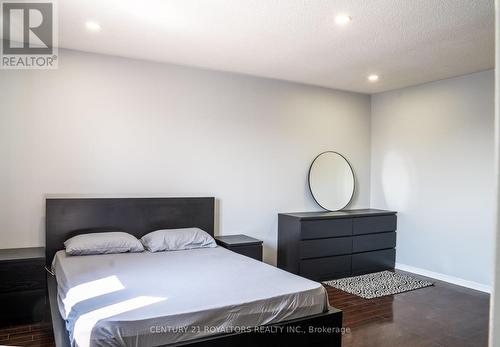 60 Dutch Crescent, Brampton, ON - Indoor Photo Showing Bedroom
