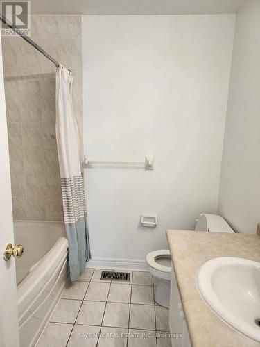 620 Madame Street, Mississauga, ON - Indoor Photo Showing Bathroom