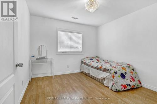 1725 Highland Avenue, Windsor, ON - Indoor Photo Showing Bedroom