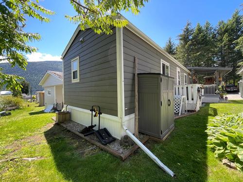 27 - 2905 Lower Six Mile Road, Nelson, BC - Outdoor With Exterior