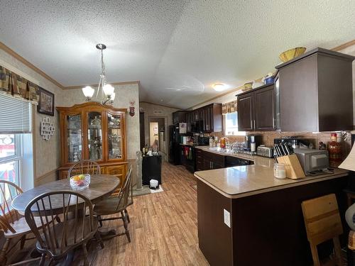 27 - 2905 Lower Six Mile Road, Nelson, BC - Indoor Photo Showing Dining Room