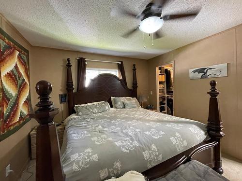 27 - 2905 Lower Six Mile Road, Nelson, BC - Indoor Photo Showing Bedroom