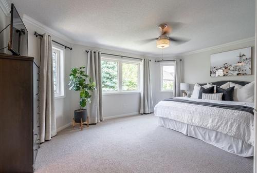 5646 Roseville Court, Burlington, ON - Indoor Photo Showing Bedroom