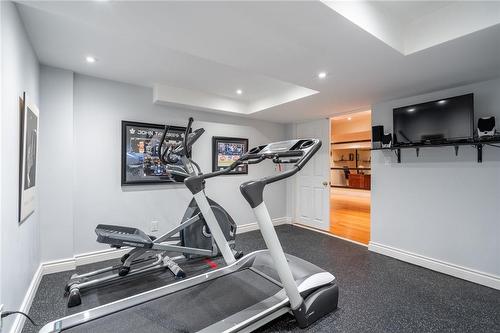 5646 Roseville Court, Burlington, ON - Indoor Photo Showing Gym Room