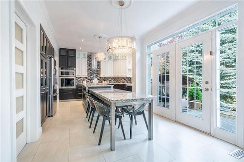 5646 Roseville Court, Burlington, ON - Indoor Photo Showing Dining Room