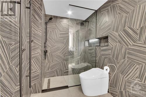 227 Grandview Road, Ottawa, ON - Indoor Photo Showing Bathroom