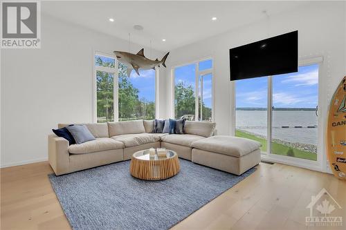 227 Grandview Road, Ottawa, ON - Indoor Photo Showing Living Room