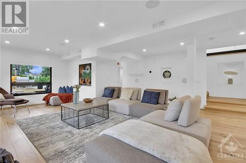 227 Grandview Road, Ottawa, ON - Indoor Photo Showing Living Room