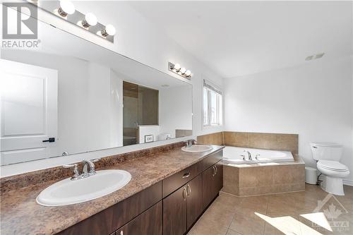 580 Sunlit Circle, Ottawa, ON - Indoor Photo Showing Bathroom