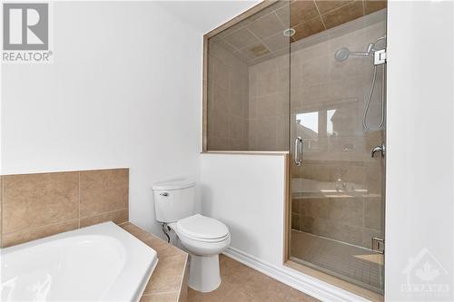 580 Sunlit Circle, Ottawa, ON - Indoor Photo Showing Bathroom