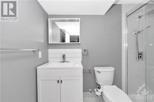 580 Sunlit Circle, Ottawa, ON - Indoor Photo Showing Bathroom