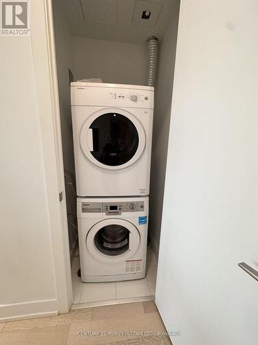 2206 - 7 Grenville Street S, Toronto, ON - Indoor Photo Showing Laundry Room