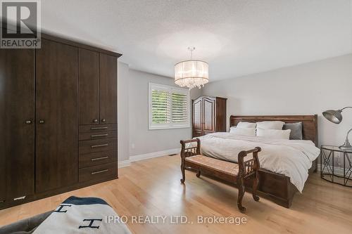 106 Colesbrook Road, Richmond Hill, ON - Indoor Photo Showing Bedroom
