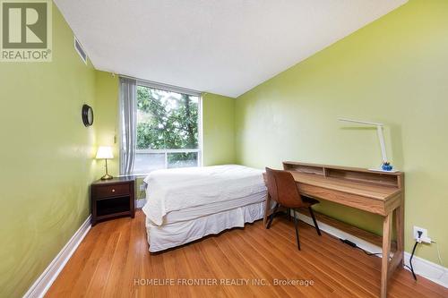 305 - 18 Hillcrest Avenue, Toronto, ON - Indoor Photo Showing Bedroom