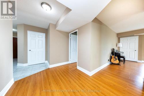 305 - 18 Hillcrest Avenue, Toronto, ON - Indoor Photo Showing Other Room
