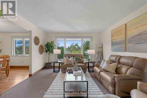 3 Slalom Drive, Kawartha Lakes, ON - Indoor Photo Showing Living Room