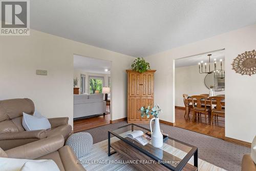 3 Slalom Drive, Kawartha Lakes, ON - Indoor Photo Showing Living Room