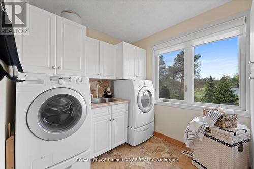 3 Slalom Drive, Kawartha Lakes, ON - Indoor Photo Showing Laundry Room