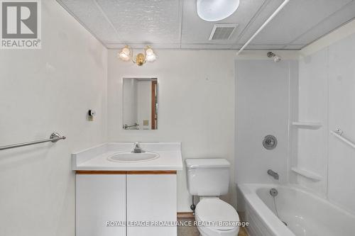 3 Slalom Drive, Kawartha Lakes, ON - Indoor Photo Showing Bathroom