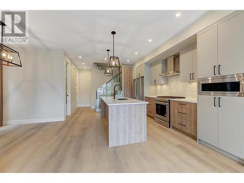 839 Lawson Avenue Unit# 3, Kelowna, BC - Indoor Photo Showing Kitchen