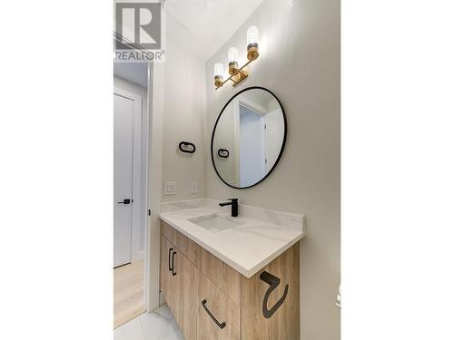 839 Lawson Avenue Unit# 3, Kelowna, BC - Indoor Photo Showing Bathroom