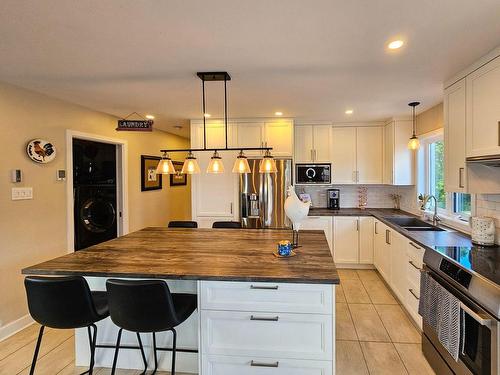 Cuisine - 657 Rg Salvail S., La Présentation, QC - Indoor Photo Showing Kitchen With Double Sink