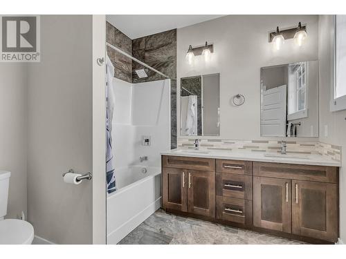 1136 Monteith Court, Prince George, BC - Indoor Photo Showing Bathroom