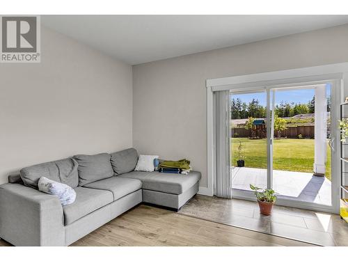 1136 Monteith Court, Prince George, BC - Indoor Photo Showing Living Room