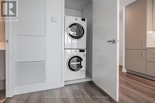 4202 - 3883 Quartz Road, Mississauga, ON - Indoor Photo Showing Laundry Room