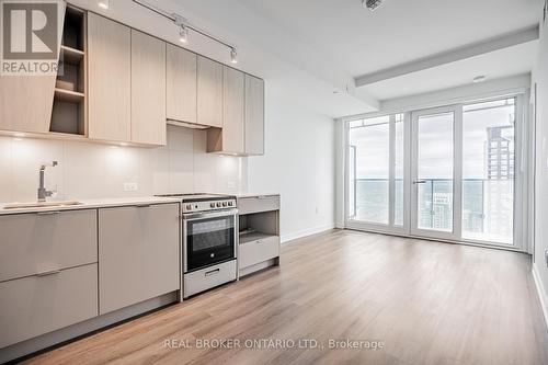 4202 - 3883 Quartz Road, Mississauga, ON - Indoor Photo Showing Kitchen