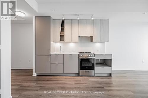 4202 - 3883 Quartz Road, Mississauga, ON - Indoor Photo Showing Kitchen